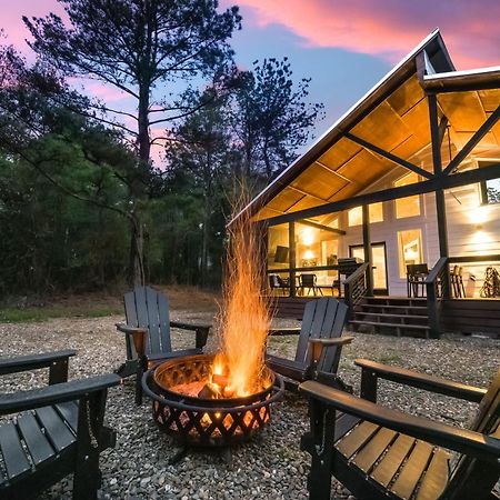 New Farmhouse-Chic Cabin With Hot Tub & Firepit Broken Bow Εξωτερικό φωτογραφία