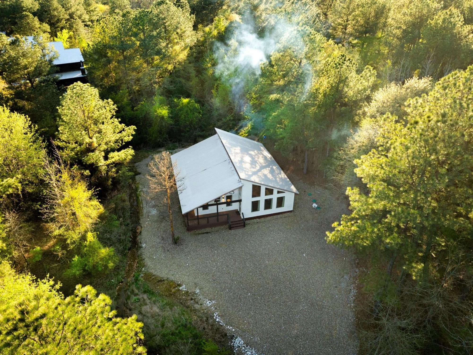 New Farmhouse-Chic Cabin With Hot Tub & Firepit Broken Bow Εξωτερικό φωτογραφία